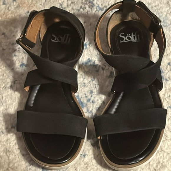 Sofft Reston suede black strap ankle sandals Velcro closing white wedge heels 7 - Picture 2 of 9
